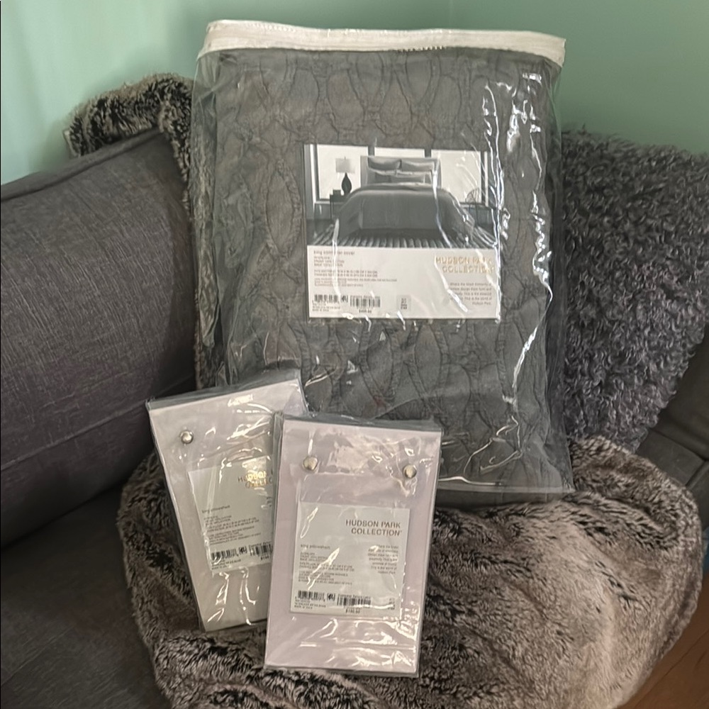 Hudson Park Gray Bedding Set